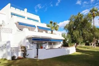 Appartement à Casco Antiguo. Lujoso apartamento en planta baja en puerto banús, marbella