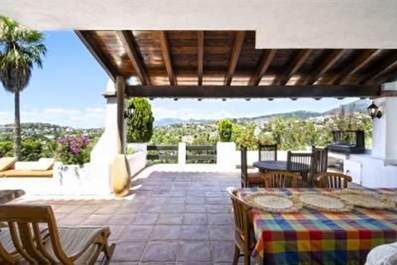 Foto 960a5371-40a8-49ea-9af5-eba0709638a0. Chalet encantadora residencia estilo cortijo en Casco Antiguo Marbella