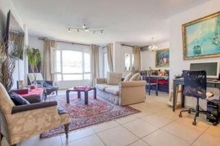 Apartament a Casco Antiguo. Impresionante apartamento de 3 dormitorios en nueva andalucia ,m