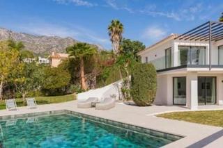 Xalet a Casco Antiguo. Elegante villa con vistas panorámicas al mar en nageles, marbell