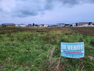 Wohngrundstück in Valdés