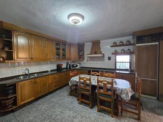 Chalet  Leadores (ricmar). Villa en zona las chapas