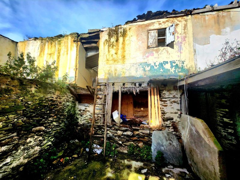 Foto cab4f2d8-4e15-4cbb-a39b-ebe2b01eeb3a. Casa a Ribadeo