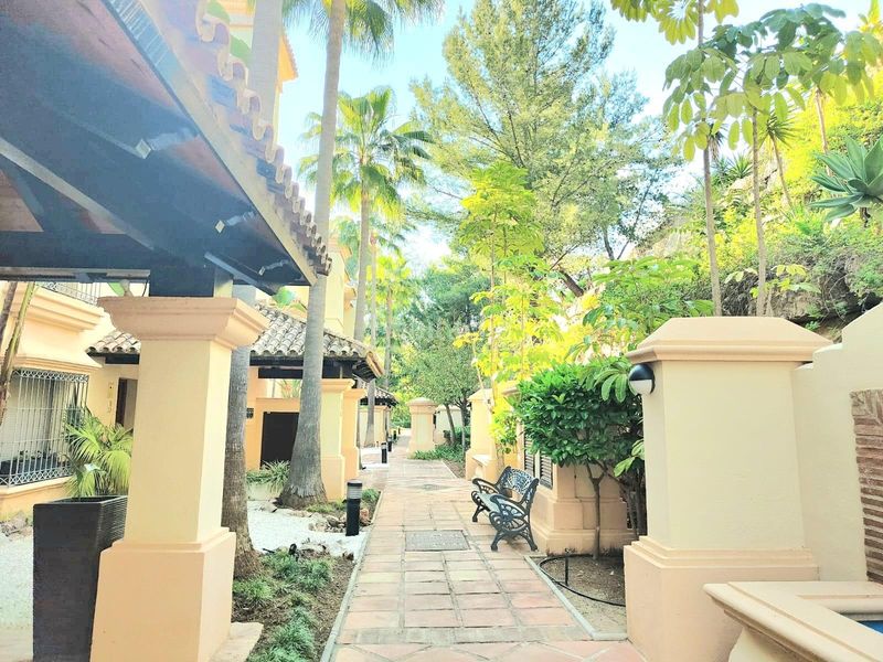 Foto 9b2b8166-1a80-4b70-9ff3-2791f3a6ec9e. Apartament amb calefacció aparcament piscina a Río Real Marbella