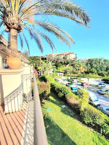 Foto d1333730-18bf-43cb-8550-e64ad243b8c2. Apartament amb calefacció aparcament piscina a Río Real Marbella