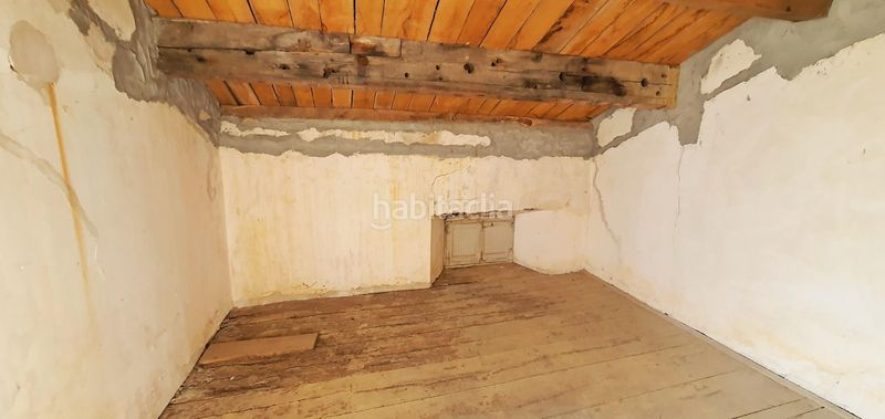 Foto 7e7b2f40-4925-4c78-9fd1-2bb456a6bd6b. Masia amb aparcament a Castropol