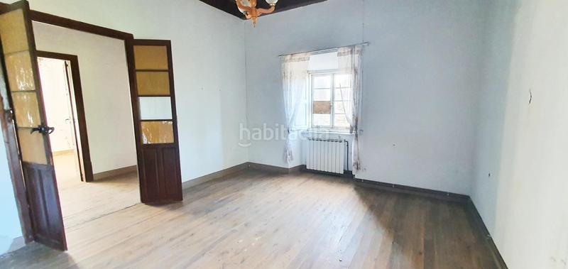 Foto 81665236-20b1-4c66-97bd-28fff2fdced2. Casale con riscaldamento parcheggio in Castropol