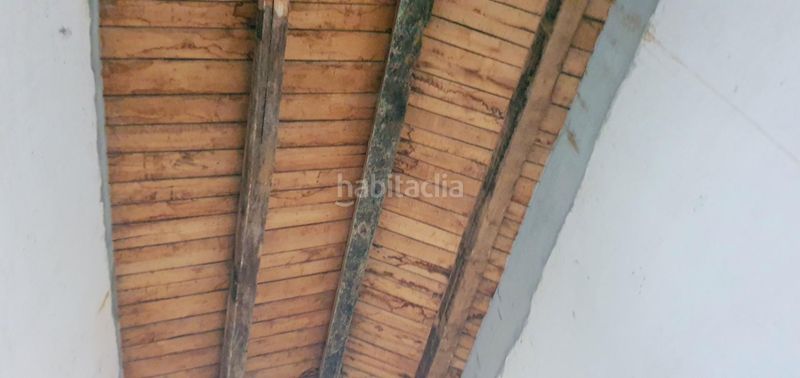 Foto eac6e6d5-89af-4261-b882-f38699292bee. Masia amb aparcament a Castropol