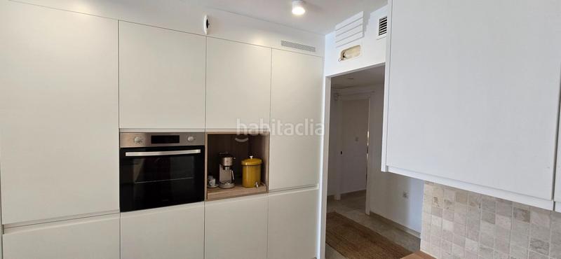 Foto 2d27de7d-bcca-4ff7-b2b3-826e752862db. Piano terra con parcheggio piscina in Río Real Marbella