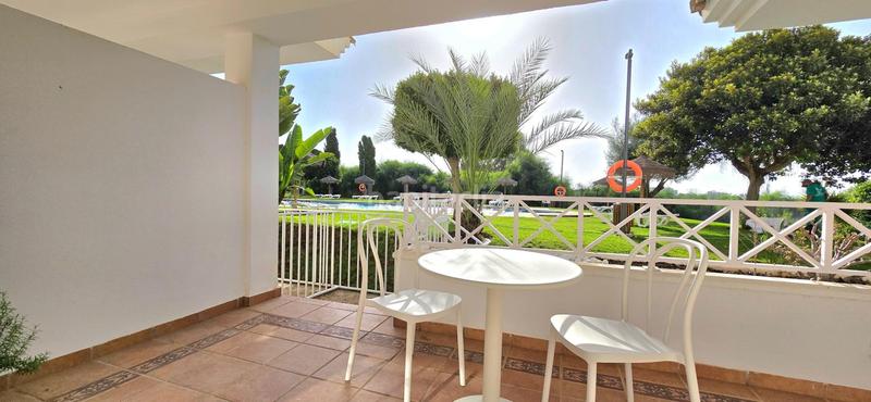 Foto 5e706753-3a20-4a12-b894-21636c654531. Piano terra con parcheggio piscina in Río Real Marbella