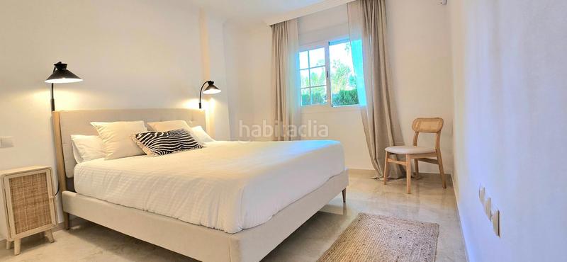 Foto 607c7d37-d799-4b6b-9895-64a0e3be800f. Piano terra con parcheggio piscina in Río Real Marbella