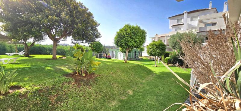 Foto b69d152f-58e5-41c6-9785-2a131693756f. Piano terra con parcheggio piscina in Río Real Marbella