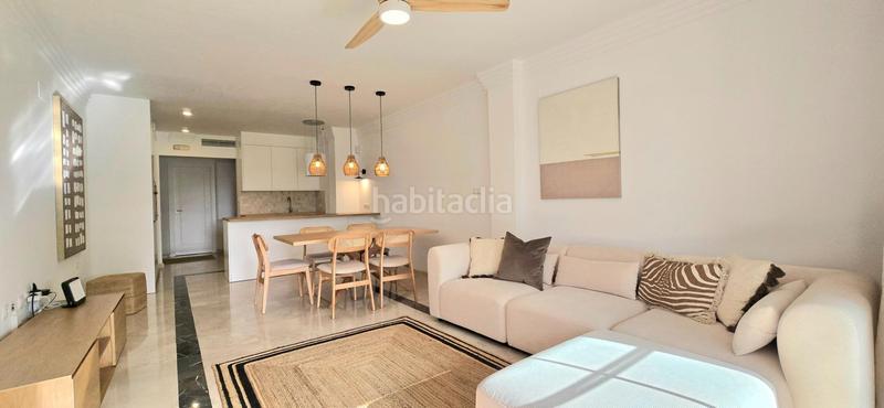 Foto bd15a56b-187d-4a57-8a23-b3e540eedf10. Piano terra con parcheggio piscina in Río Real Marbella