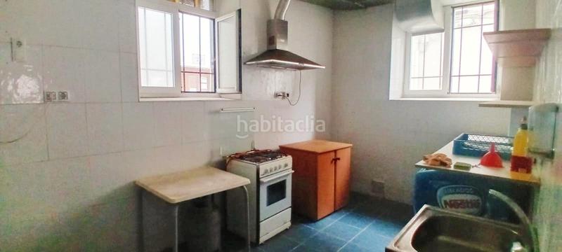 Foto a7fe6cd7-b1a1-4de2-896f-802506746594. Planta baja oportunidad en figueras, a solo 50m del puerto!!! en Castropol