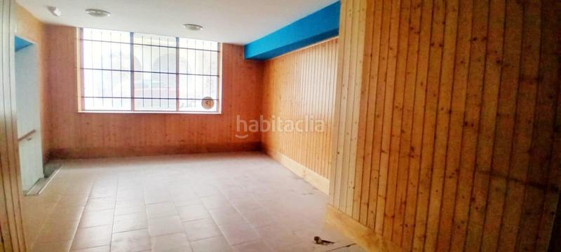 Foto b6124c19-01cd-457f-8eb3-7dd21f08e5db. Planta baja oportunidad en figueras, a solo 50m del puerto!!! en Castropol