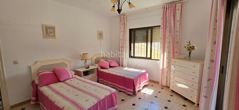 Foto cbfc2592-0854-46c4-9c01-332f1e21a313. Edifici a los arqueros - puerto del almendro Benahavís