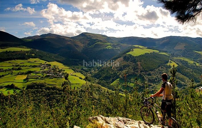 Foto 6922b88e-ce07-45ca-a911-e74e36e8cbaa. Casa amb aparcament a Castropol