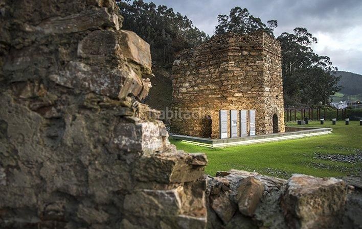 Foto 897e653d-7226-499f-ab7d-24b68e7605f2. Casa amb aparcament a Castropol