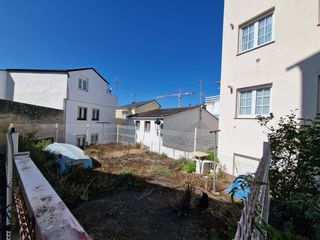 Wohngrundstück in Travesía marina de la 12. Parcela edificable en  el centro de figueras