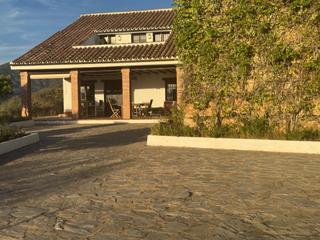 Casa  Calle hiedra. Magnifica villa en  altos de los monteros