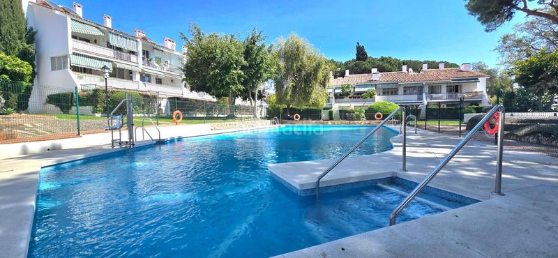 Foto 24a502a6-e60e-4c96-a4a4-54899da354af. Planta baixa amb piscina a Las Lomas de Río Verde Marbella