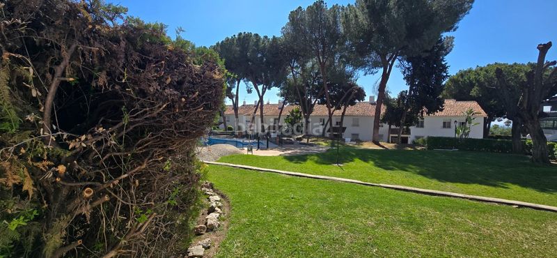 Foto d44de2be-9818-4a05-9047-eb44cab2ca2a. Planta baixa amb piscina a Las Lomas de Río Verde Marbella