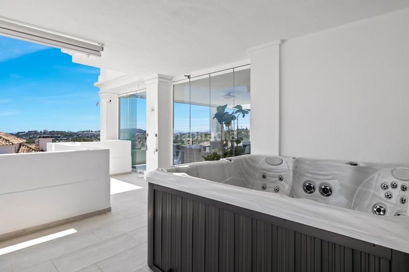 Foto 07734e90-4205-43c5-8186-4a9c6edf3b3b. Apartament amb aparcament piscina a Los Naranjos Marbella