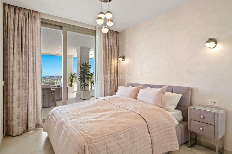 Foto b121707e-ff03-4b89-b47b-01c2e0e4d84e. Apartament amb aparcament piscina a Los Naranjos Marbella