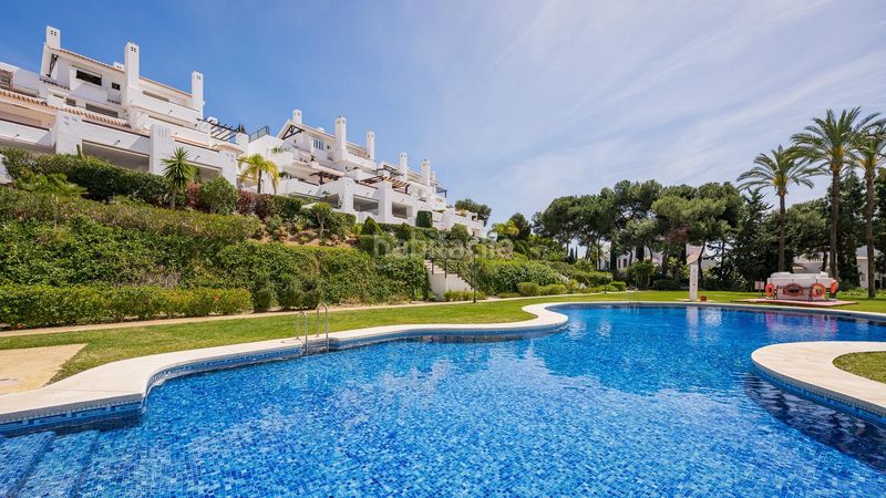 Foto dbcde8ca-d5e2-473b-bb33-daee91fa3395. Apartament amb aparcament piscina a Río Real Marbella