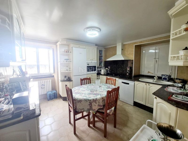 Foto 560a7f7f-b7e3-461a-9b0f-4601cecd067e. Casa  señorial gallega con finca de 2.862 m2 a solo 5 minutos de la playa de las catedrales en Barreiros