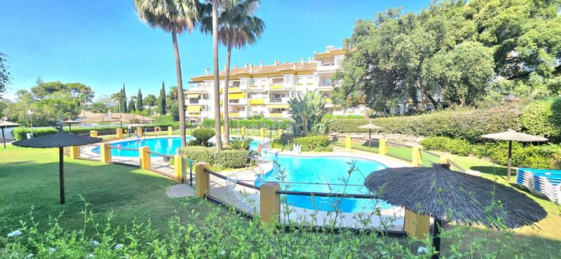 Foto 7246776f-f2e8-4433-829f-4a6d65f09264. Planta baixa amb piscina a La Carolina - Guadalpín Marbella