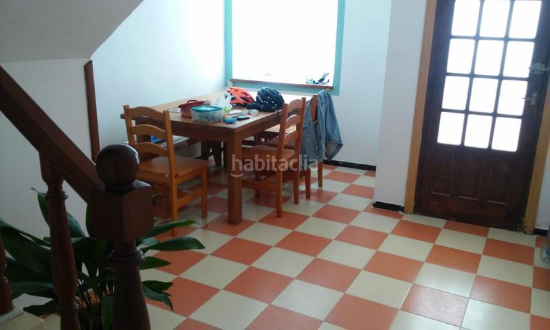 Foto 5cb0c5c7-cbb0-4b7e-9966-78bdff4bb4d7. Casa adossada amb calefacció a Castropol