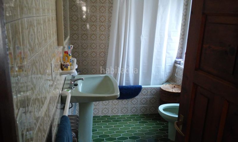 Foto 94c29906-e03f-447d-9840-c8b2ff792e4d. Casa adossada amb calefacció a Castropol