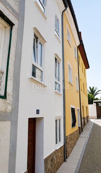 Foto eff87ab0-b6fd-4a83-b4b1-20887a6ec573. Casa adossada amb calefacció a Castropol