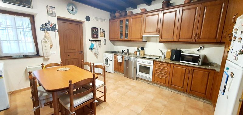 Foto 4f1a99ff-3f37-49a5-b7b6-d6106695c861. Casa amb calefacció aparcament a Castropol