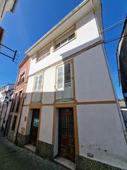 Semi detached house  Covadonga. Gran casa de 241 m2 con terraza y vistas a la ría del eo  figuer