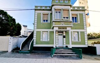 Casa  Mariñeiro chila. Exclusivo conjunto de dos casas con jardín y garaje a 300 metros