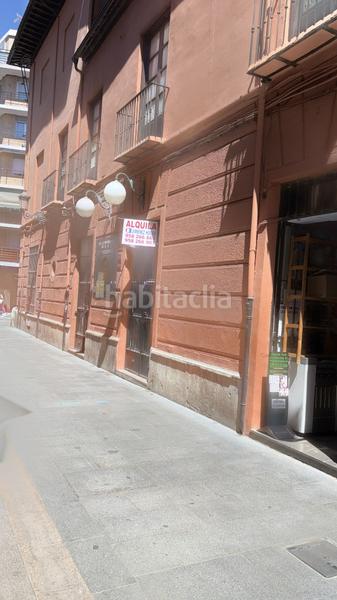 Foto c1337dc7-4758-406b-9a85-fa26377407da. Alquiler local comercial en calle puentezuelas 48 local centrico. en Granada