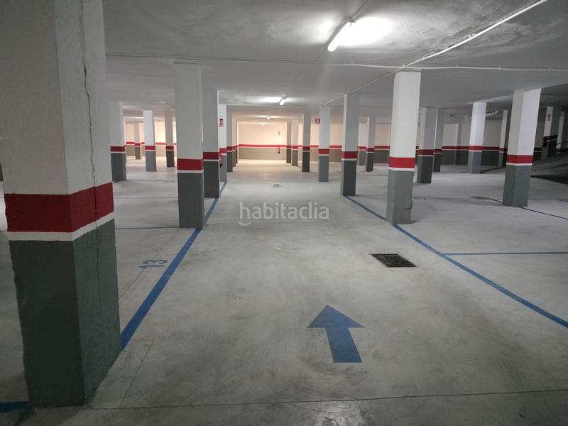Foto 80dd005f-386f-4548-b9b3-b503c0c9a884. Alquiler parking coche en calle maestro pedro fernández estévez 2 en Granada