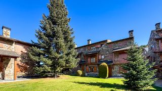 Casa adossada a Plaça de l'escola 22. Casa en venta en queixans