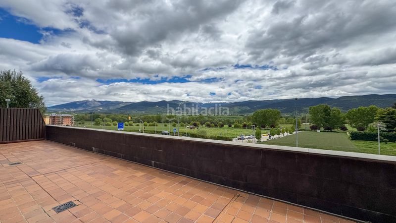 Foto 838a13f8-134b-40f5-9b99-a4adf5505fb5. Pis amb xemeneia calefacció aparcament a Puigcerdà