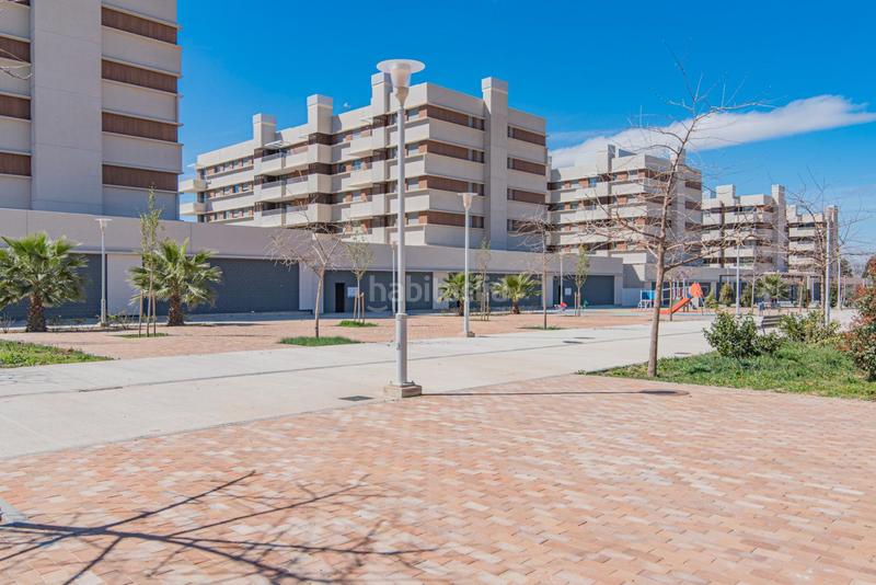 Foto 637b1d58-4c3f-47f2-b88b-6c1e5e6d5eb2. Alquiler local comercial gran local en zona de nueva expansión en Granada