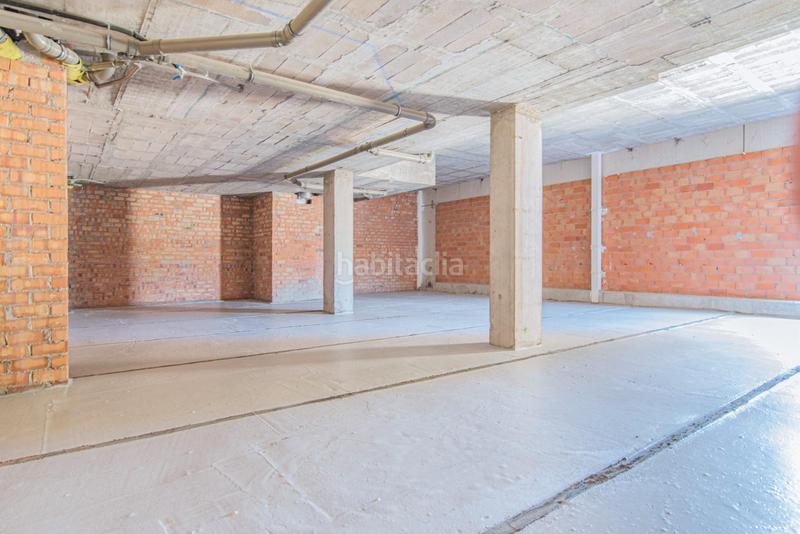 Foto 91351eeb-a9e8-406b-a7e0-37d574e12960. Location local commercial dans Rosaleda - Juventud Granada