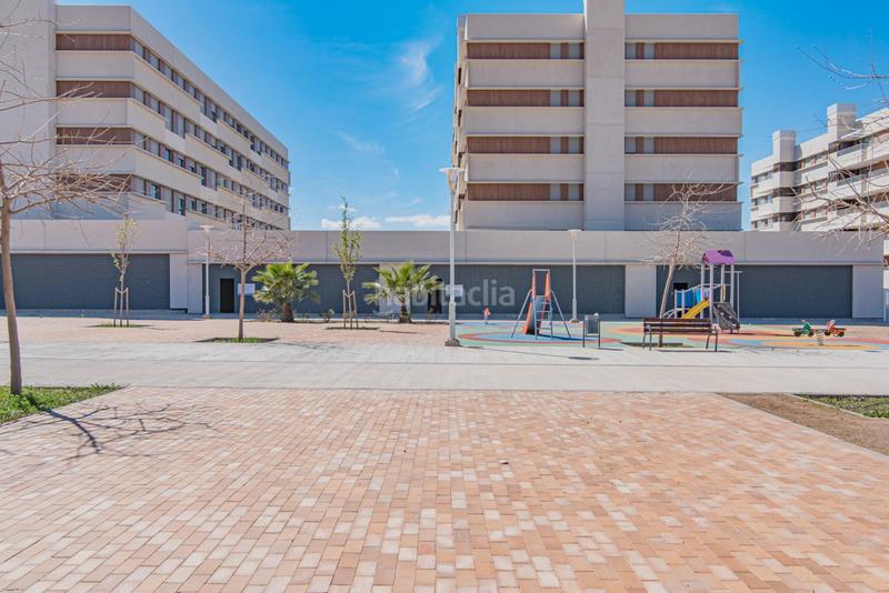 Foto 16ddfaf1-c69e-4fed-a864-3e89d1778158. Miete geschäftsraum in Rosaleda - Juventud Granada