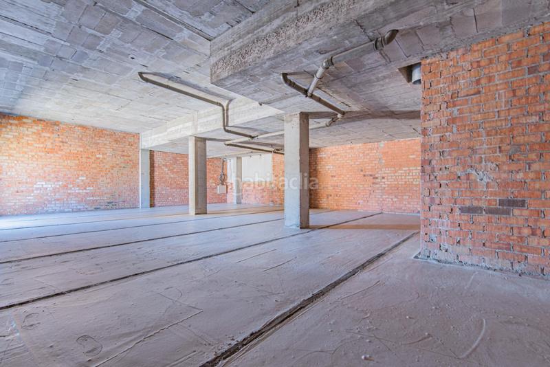 Foto aefc8475-c692-4f27-9c29-2d1be76f0699. Rent business premise in Rosaleda - Juventud Granada