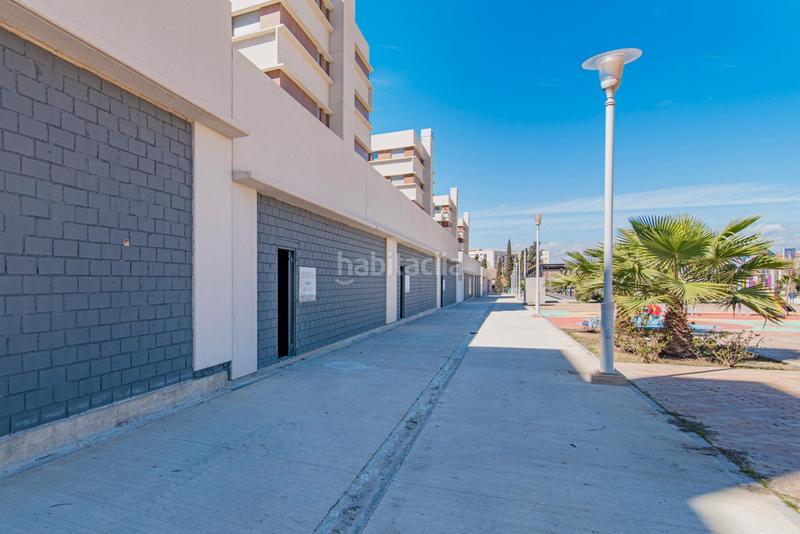 Foto df0cdbfb-764a-4a61-9166-b596a0073cd5. Rent business premise in Rosaleda - Juventud Granada