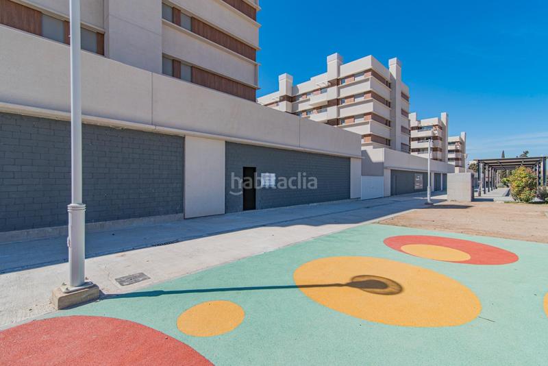 Foto f0d0fd11-1b80-4b55-ad5c-d6d82b0d7dc3. Rent business premise in Rosaleda - Juventud Granada