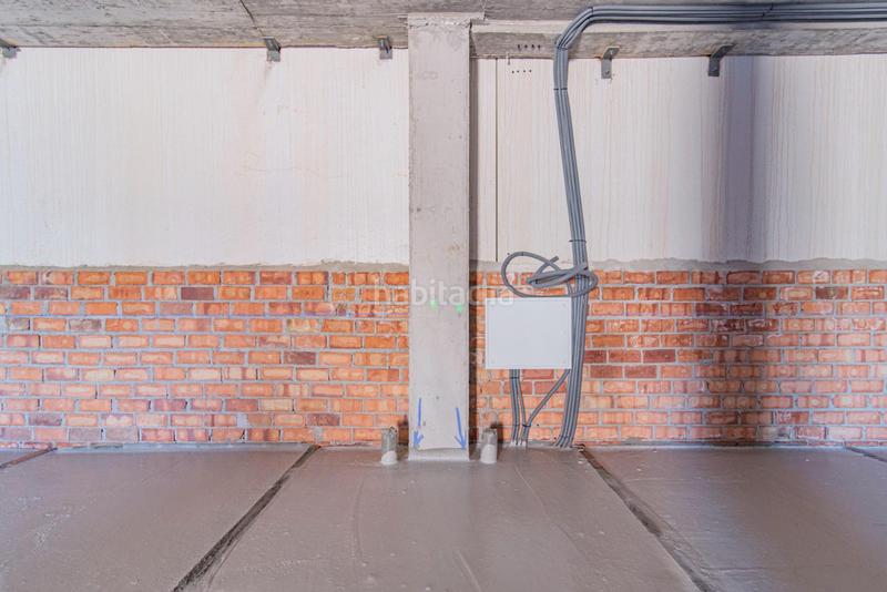 Foto 0c078c8c-9d3f-4e53-ba82-7f9f38de97b7. Lloguer local comercial a Rosaleda - Juventud Granada