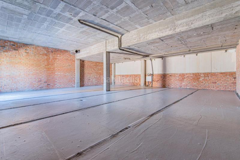 Foto 9f6276b5-5c7f-42f3-a40b-055427265159. Rent business premise in Rosaleda - Juventud Granada