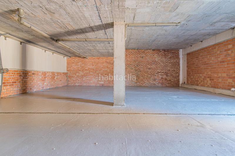 Foto eb57a2a2-4ea2-40fd-94f6-6863dcc27a66. Rent business premise in Rosaleda - Juventud Granada